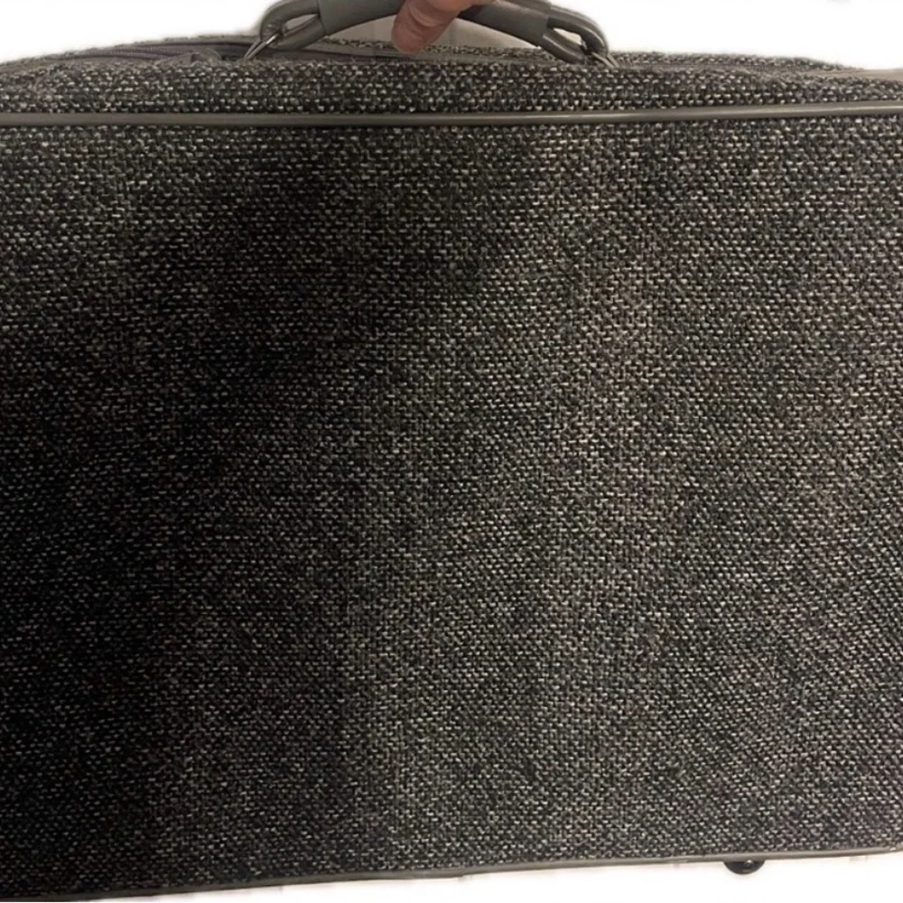 Oscar de la Renta Gray and Black Travel Bag